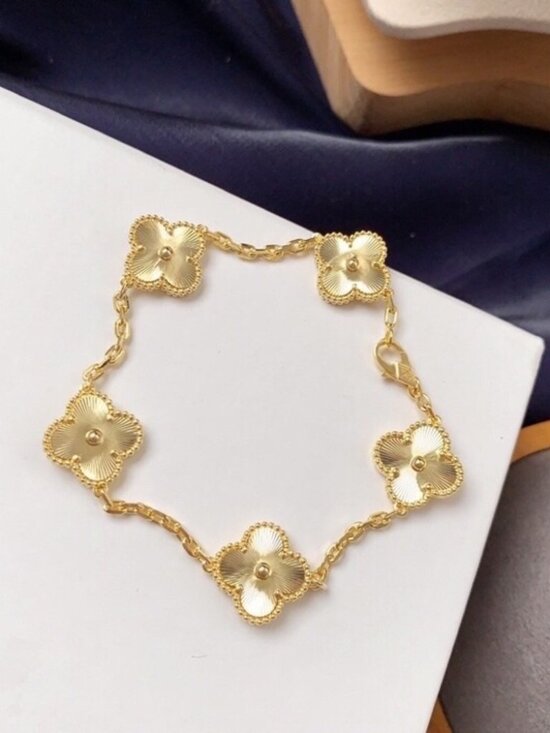 Van Cleef & Arpels Jewelry - Authentic Women's Van Cleef & Arpels 5 Motif Alhambra Bracelet 18K Gold